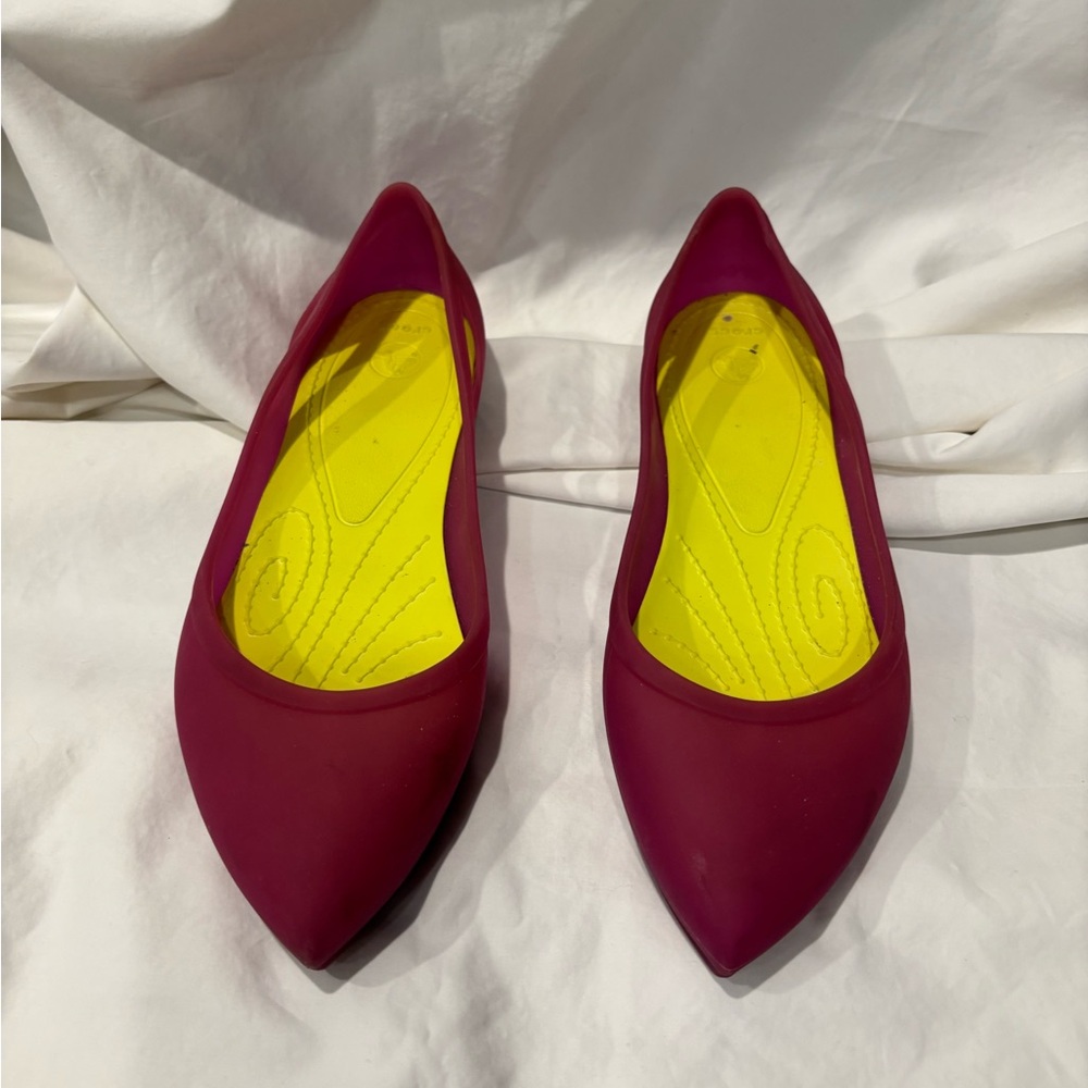 CROCS Rio Flats Women’s Size 7